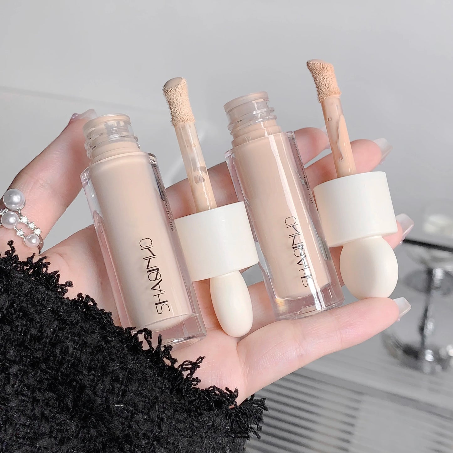 Flawless Finish Flytande Concealer Full täckning för blemmor Mörka ringar och fräknar Smidig applicering Långvarig,