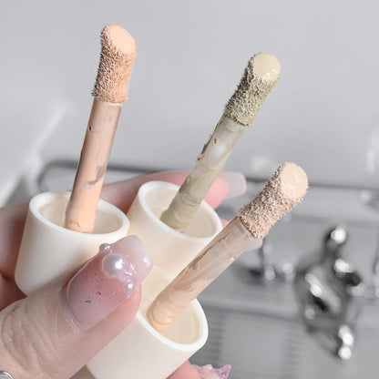 Flawless Finish Flytande Concealer Full täckning för blemmor Mörka ringar och fräknar Smidig applicering Långvarig,