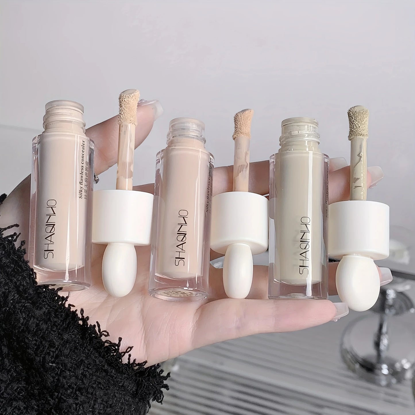 Flawless Finish Flytande Concealer Full täckning för blemmor Mörka ringar och fräknar Smidig applicering Långvarig,