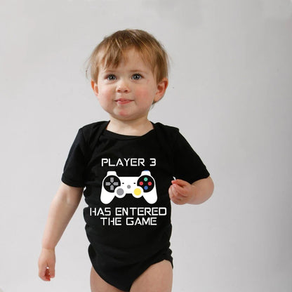 PLAYER 3 Nyfödd Romper Casual Kortärmad Baby Pojke Kläder Bodysuits Tecknade Grafik Småbarn Flickor Jumpsuits
