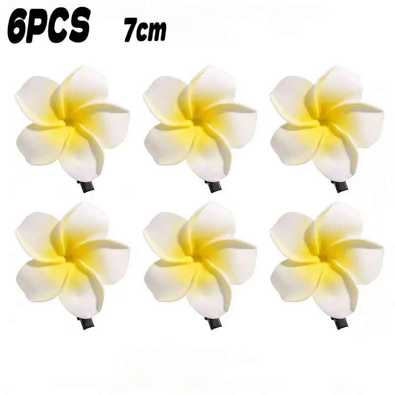 2/20 st strandhårspännen 6/7 cm frangipani för flygiga hårstrån, fräsch sommarlook, realistiska blomsterdesigner för kvinnor