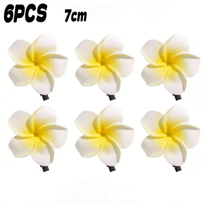 2/20 st strandhårspännen 6/7 cm frangipani för flygiga hårstrån, fräsch sommarlook, realistiska blomsterdesigner för kvinnor