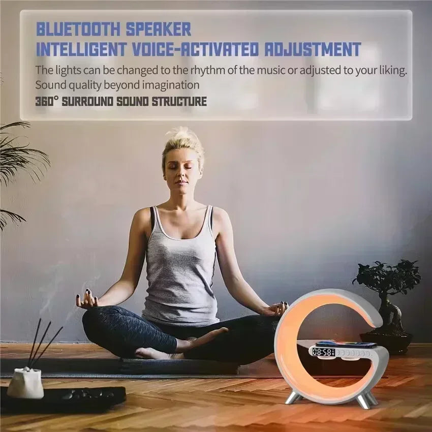 Trådlös laddningsstation Stereo Bluetooth-högtalare RGB Nattlampa Lampa Väckarklocka För Smartphone Snabb Trådlös Laddningsstation