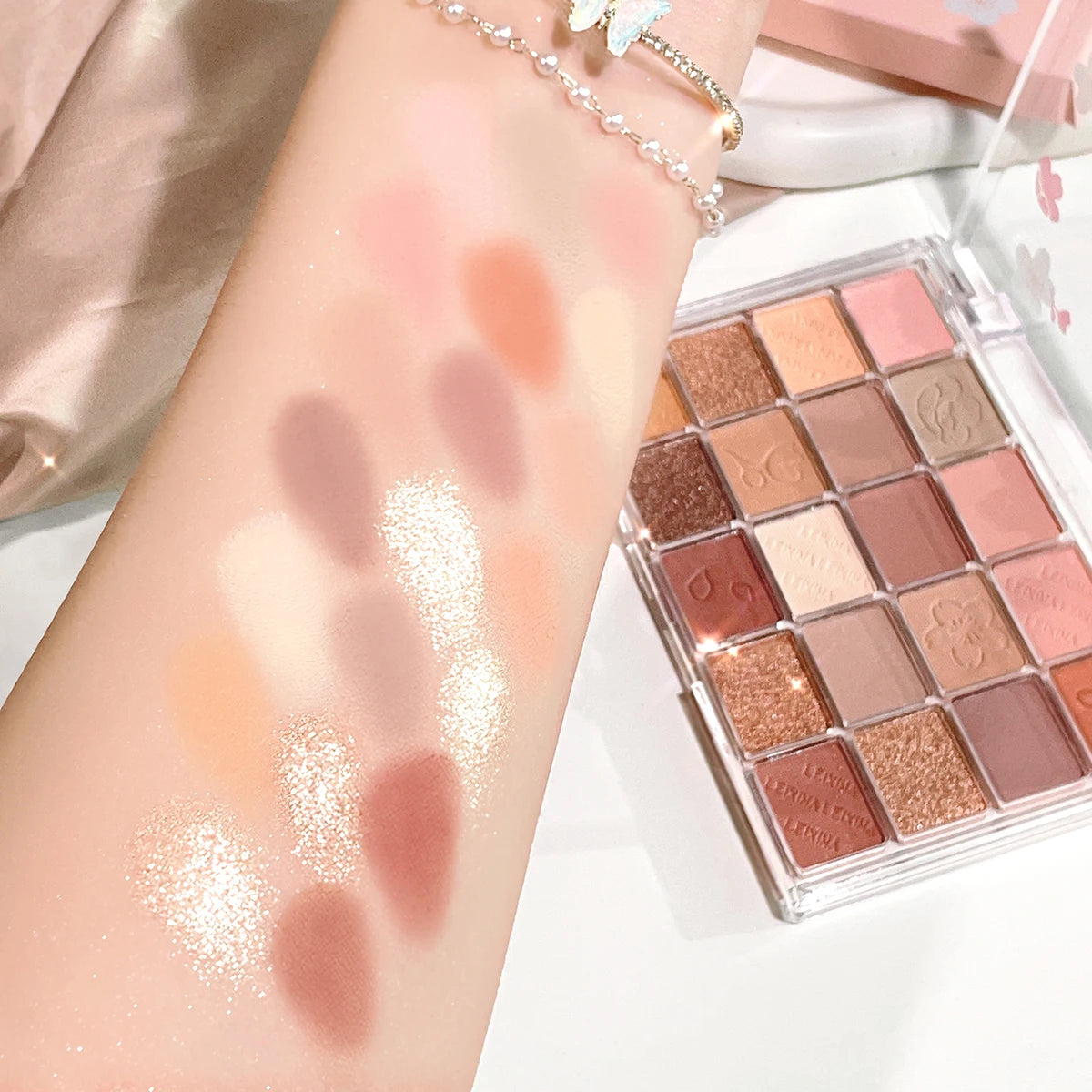 Ögonskuggspalett med 20 färger, glitter, skimmer och matt finish – Instagram Makeup Palette