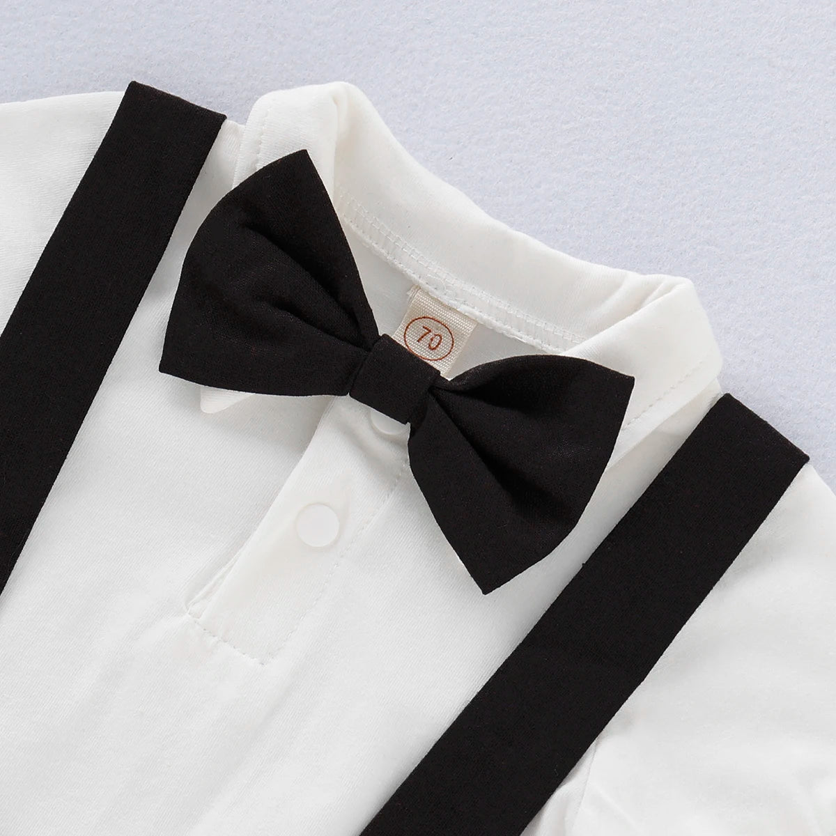Mini Gentleman Outfit Nyfödd Baby Pojke Formella Dräkter Kortärmad Tröja Med Rosett + Sparkdräkt Korta Byxor Sommarmode 2 Delar Set