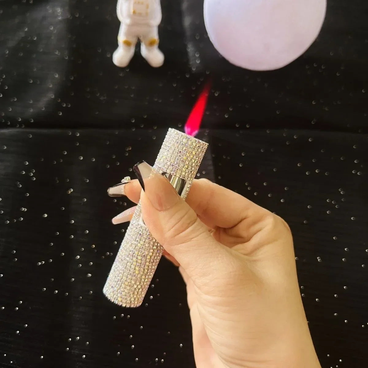 Lyxig mini uppblåsbar tändare med strass, vindtät metall, rosa låga, bärbar tändare för män och kvinnor, små verktyg