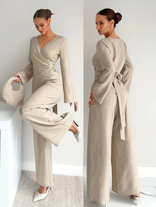 Nytt höstskjortset för midja - elegant, tvådelat, avslappnat och bekvämt ensemble. Moderat och trendigt utseende
