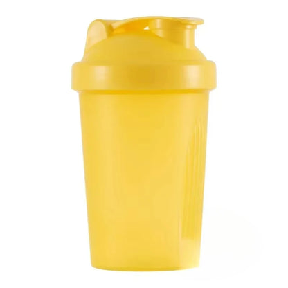 1-7 st shakerflaskor sportvattenkoppar vassleproteinpulvermixerflaska fitness gym shaker utomhus bärbar plastdryckkopp
