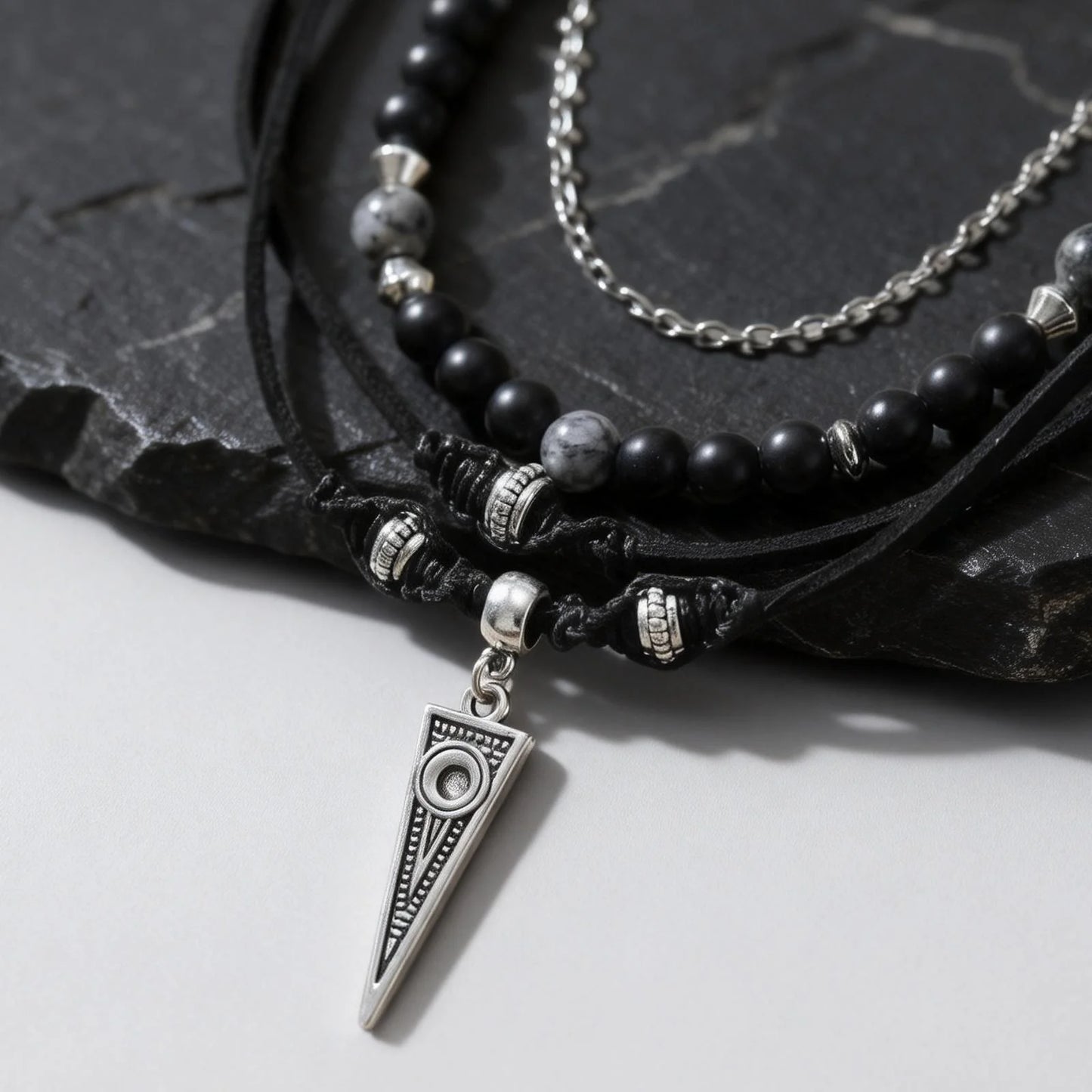 Rock Punk Halsband i Lager för Herrar, Avslappnat Halsband i Svart Läder med Flerlager, Vattentätt Litet Geometriskt Hänge Gåva