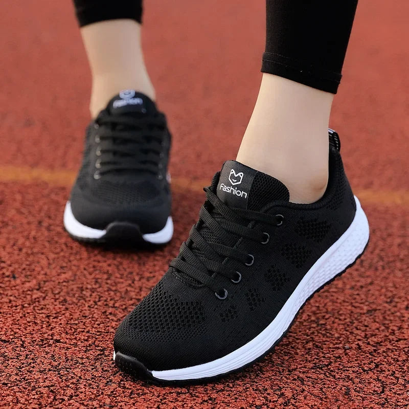 Damskor Casual Mode Andningsbara Promenadskor Mesh Platta Skor Sneakers Dam 2026 Gym Vulkaniserade Skor Vita Damskor