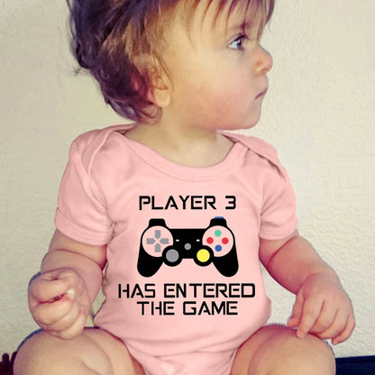 PLAYER 3 Nyfödd Romper Casual Kortärmad Baby Pojke Kläder Bodysuits Tecknade Grafik Småbarn Flickor Jumpsuits