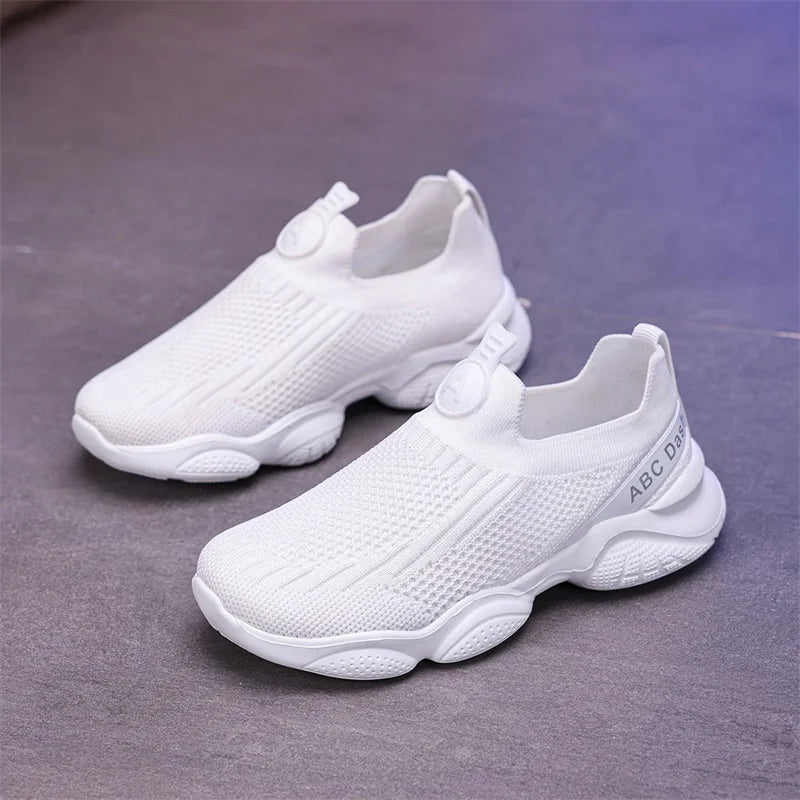 Nya barnskor, vardagsskor, andningsbara, stickade sneakers för barn, slip-ons, löparskor, pojkar, lätta, bekväma promenadskor