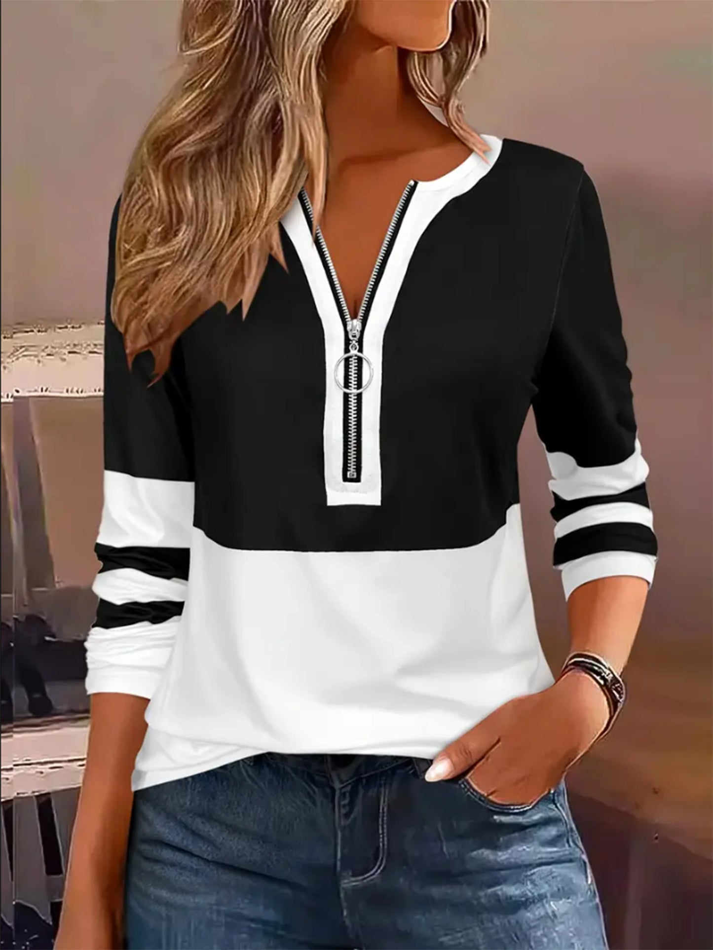Plus Size Långärmad T-shirt med Geometriska Ränder och Färgblocksring med Blixtlåsdetalj - Höstmode