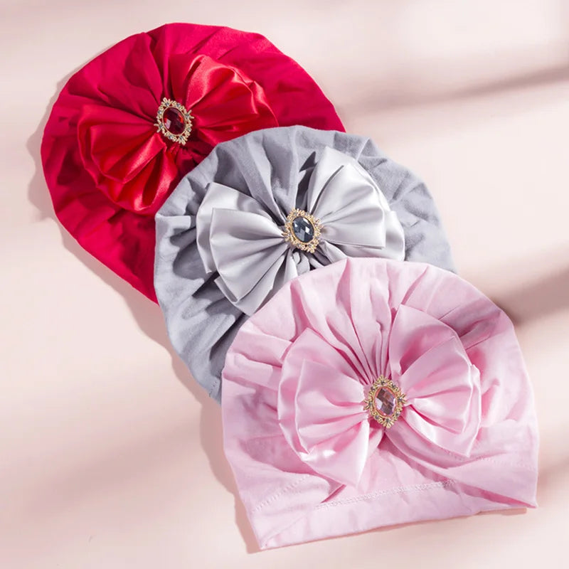 Enfärgad Baby Turban Rosett Bling Strass Spädbarnsmössor Flicka Mössa Mode Handgjord Band Rosett Indisk Mössa Mjuk Huva 0-2År