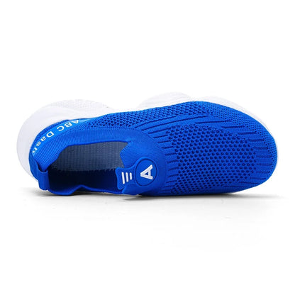 Nya barnskor, vardagsskor, andningsbara, stickade sneakers för barn, slip-ons, löparskor, pojkar, lätta, bekväma promenadskor