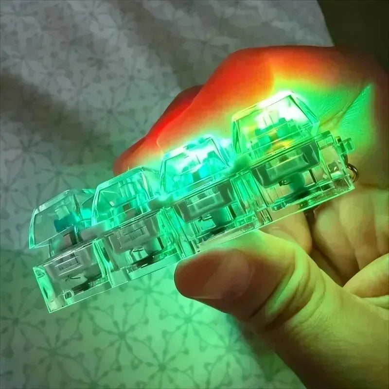 Ny Stress Ångest Lindring Tangentbord Nyckelring Fyrfingerknapp för Kontor Hem Vuxna Barn Dekompression Klicker Heta Gadget Presenter