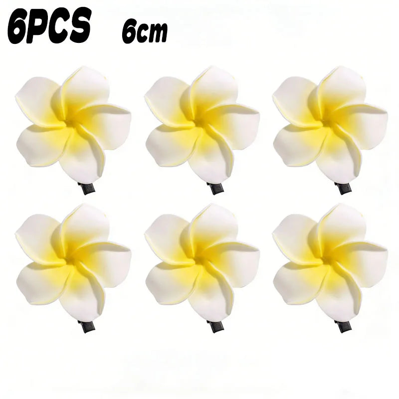2/20 st strandhårspännen 6/7 cm frangipani för flygiga hårstrån, fräsch sommarlook, realistiska blomsterdesigner för kvinnor