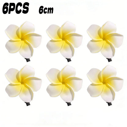 2/20 st strandhårspännen 6/7 cm frangipani för flygiga hårstrån, fräsch sommarlook, realistiska blomsterdesigner för kvinnor