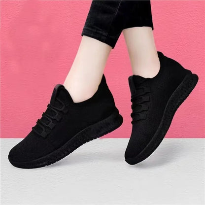 Damskor Andningsbara Halkfria Platåskor Moderiktiga Nya Casualskor Koreanska Löparskor Svarta Sneakers Skor för Dam 2024 Höst