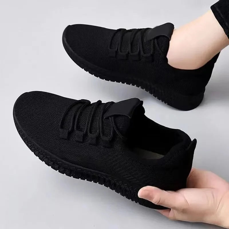 Damskor Andningsbara Halkfria Platåskor Moderiktiga Nya Casualskor Koreanska Löparskor Svarta Sneakers Skor för Dam 2024 Höst