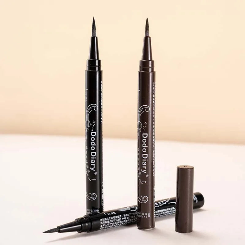 Smidig flytande snabbtorkande eyelinerpenna Inget bläckläckage hållbart smetar inte lätt eyeliner vattentät eyeliner flytande mjuk svart