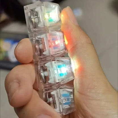 Ny Stress Ångest Lindring Tangentbord Nyckelring Fyrfingerknapp för Kontor Hem Vuxna Barn Dekompression Klicker Heta Gadget Presenter