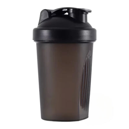 1-7 st shakerflaskor sportvattenkoppar vassleproteinpulvermixerflaska fitness gym shaker utomhus bärbar plastdryckkopp