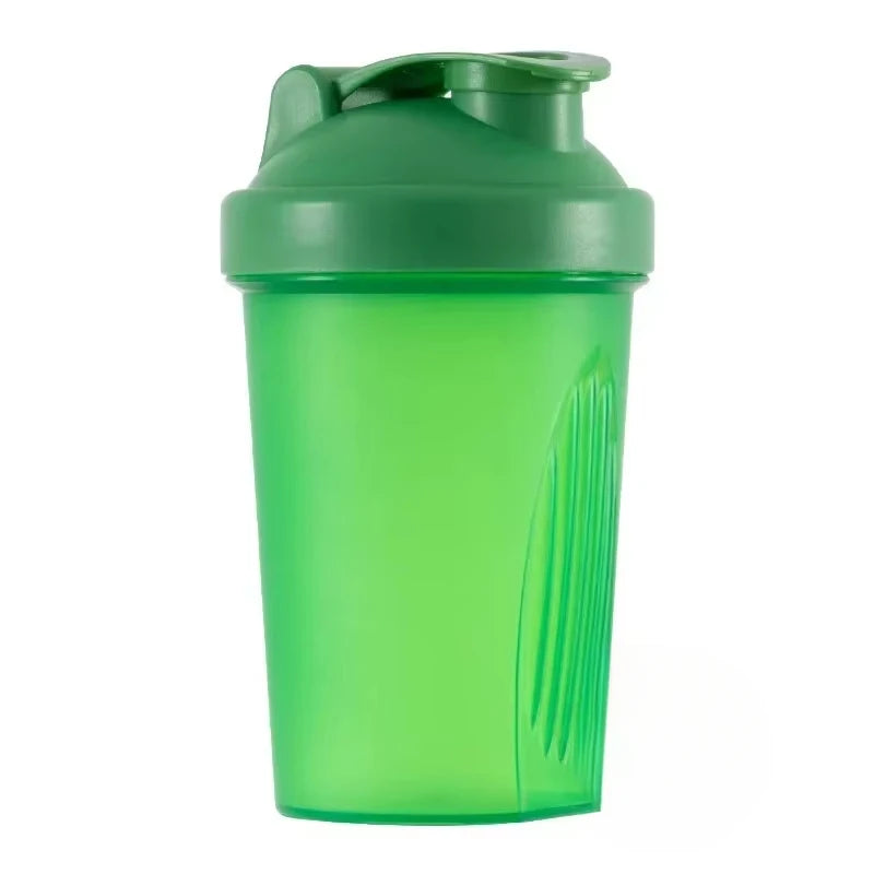 1-7 st shakerflaskor sportvattenkoppar vassleproteinpulvermixerflaska fitness gym shaker utomhus bärbar plastdryckkopp