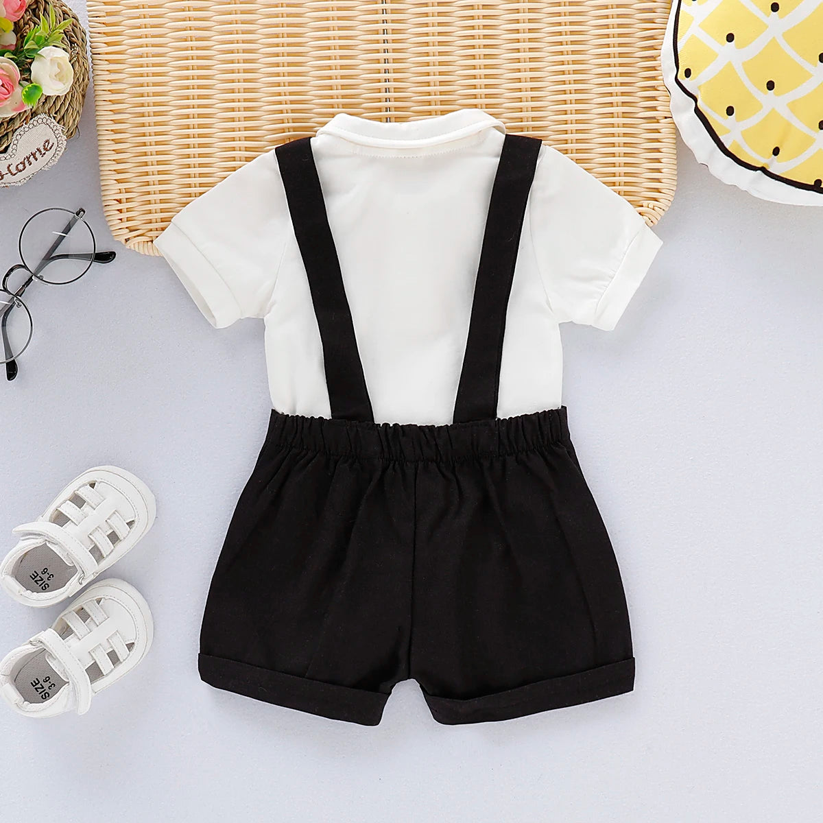Mini Gentleman Outfit Nyfödd Baby Pojke Formella Dräkter Kortärmad Tröja Med Rosett + Sparkdräkt Korta Byxor Sommarmode 2 Delar Set