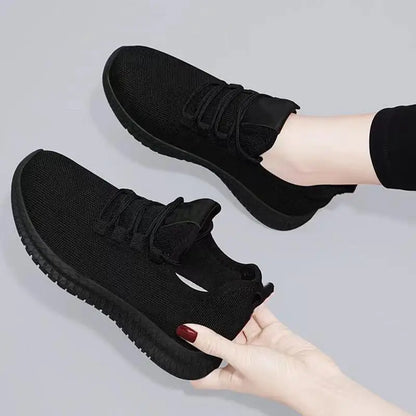Damskor Andningsbara Halkfria Platåskor Moderiktiga Nya Casualskor Koreanska Löparskor Svarta Sneakers Skor för Dam 2024 Höst