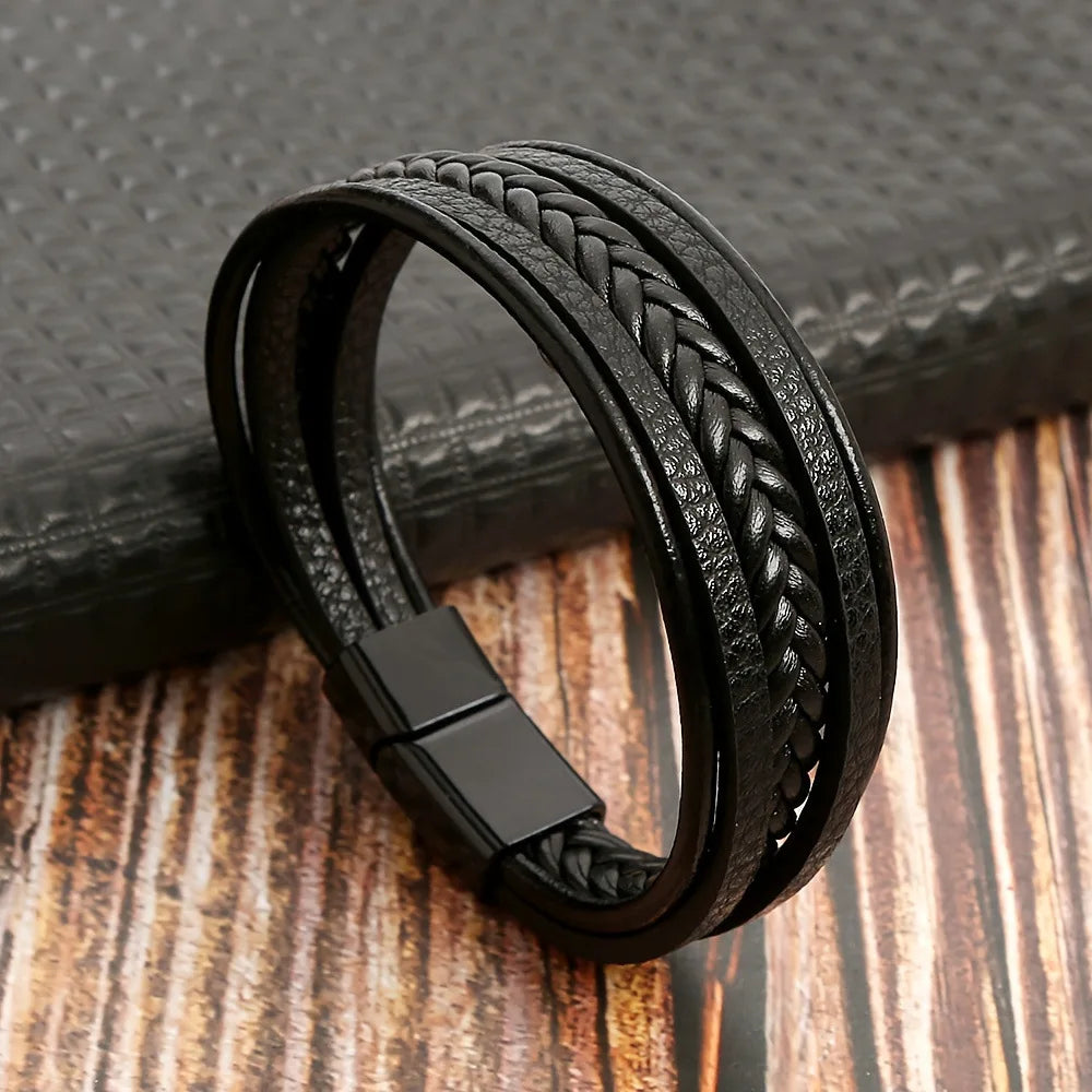 Flerskiktade flätade reparmband för män, klassiskt handgjort PU-läderarmband med magnetiskt spänne, trendiga punksmycken